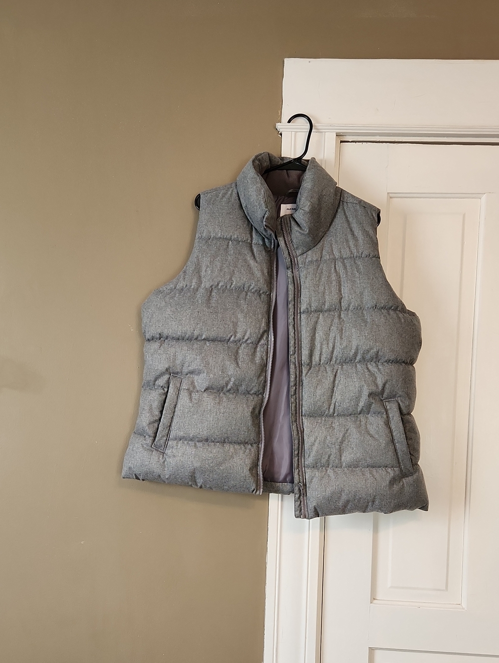 Old Navy Light Gray Quilted Vest
